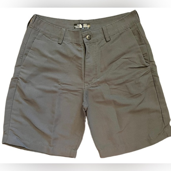 The North Face Grey Flat Front Chino Zip Close Pockets Shorts Men's‎ Size 32 H36 - Picture 1 of 9